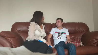 សិស្ស​ខ្មាស់​អៀន​ចាប់​គ្រូ​មិន​ចេះ​ឆ្អែត (Milf Alina Tumanova)